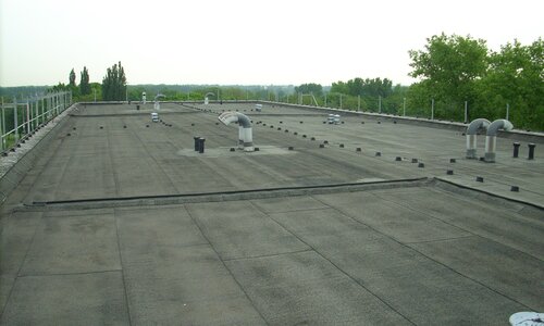 Asbesthaus - Fundstelle: Abdeckung aus Dach-, Teerpappe, Bitumenbahn | © 2019, CRB Analyse Service GmbH | © CRB Analyse Service GmbH